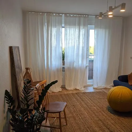 Odus Korter Roheluses - A Cozy Apartment In A Greenery - Contactless Check-In Polva Exterior photo